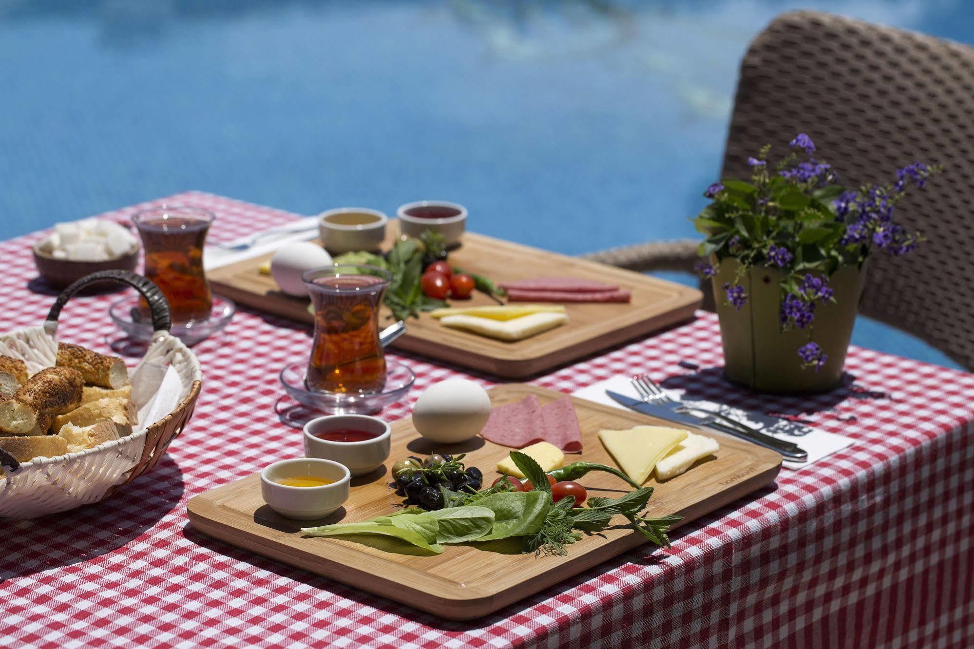 Istanbul Hotel Bodrum Тюркбюкю Екстер'єр фото
